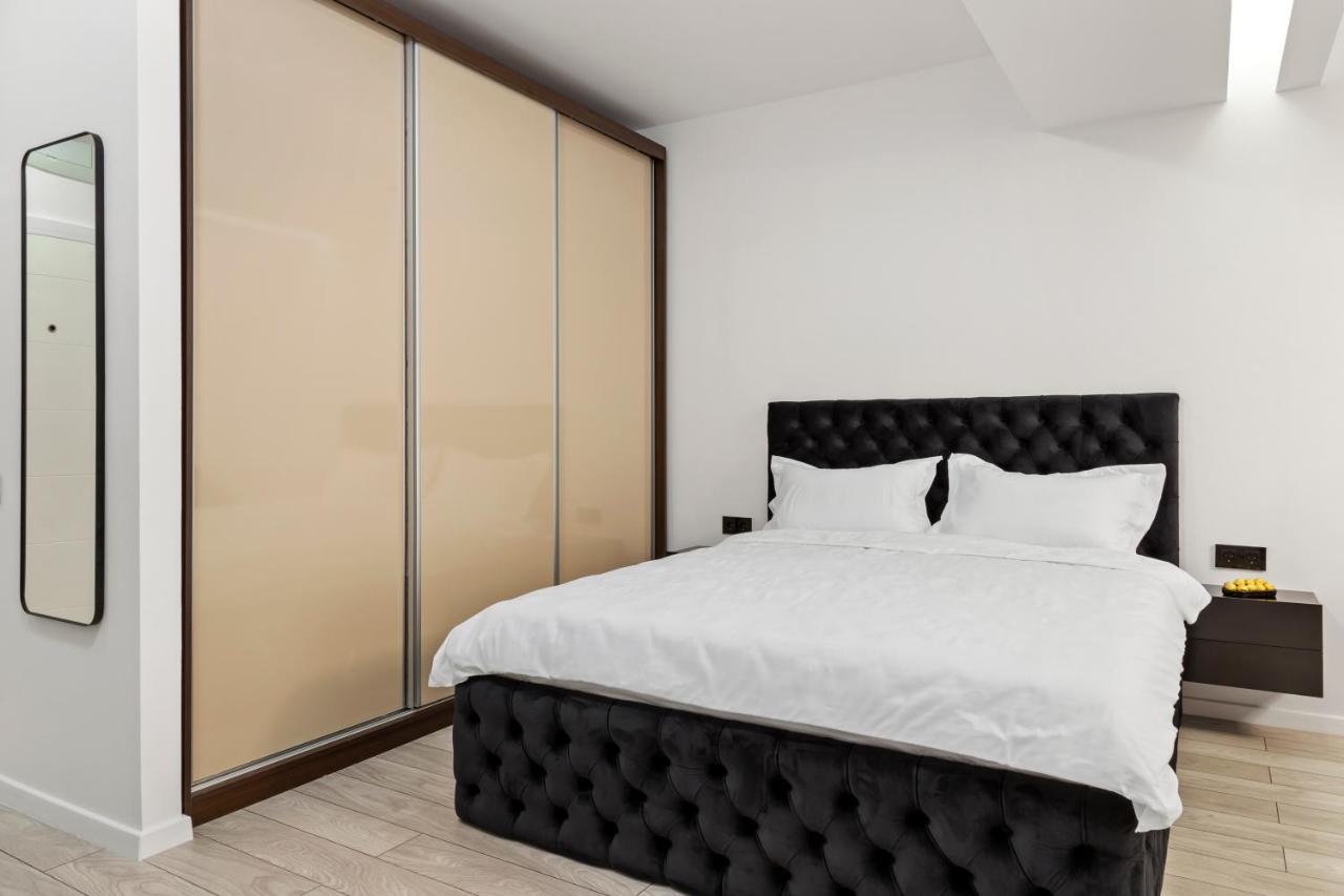 Central Deluxe By Rh Living Bucharest Exterior photo