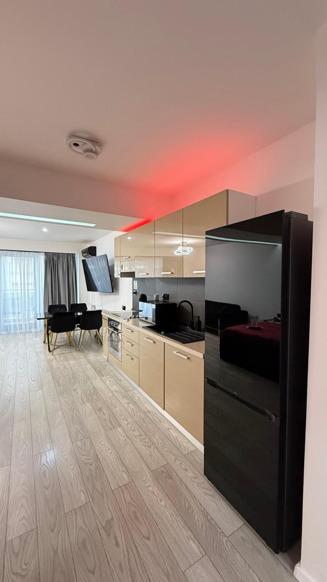 Central Deluxe By Rh Living Bucharest Exterior photo