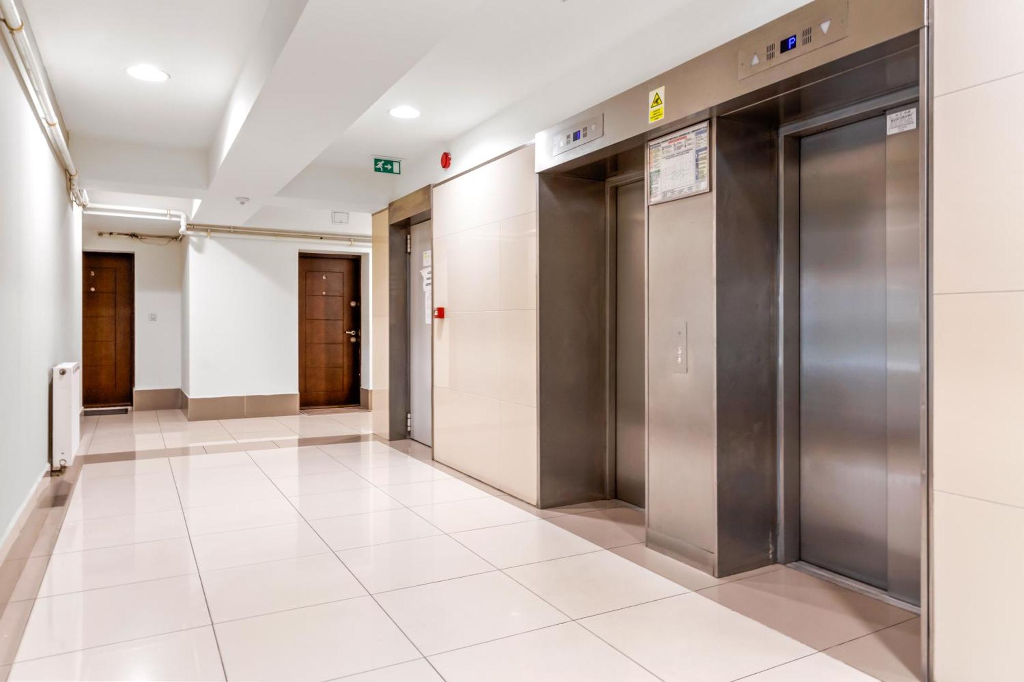 Central Deluxe By Rh Living Bucharest Exterior photo